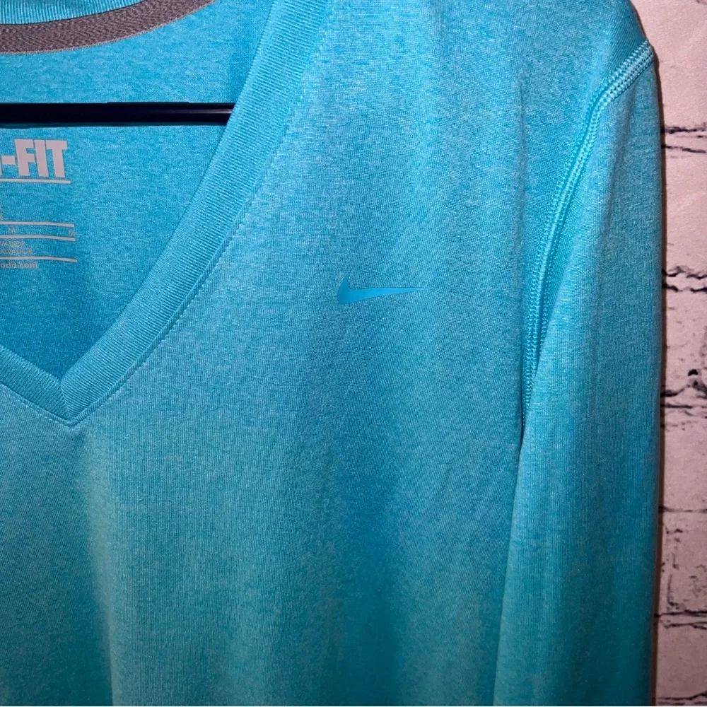 Nike Dri-Fit Women’s V-Neck‎ Activewear Workout Size Medium - Picture 5 of 5